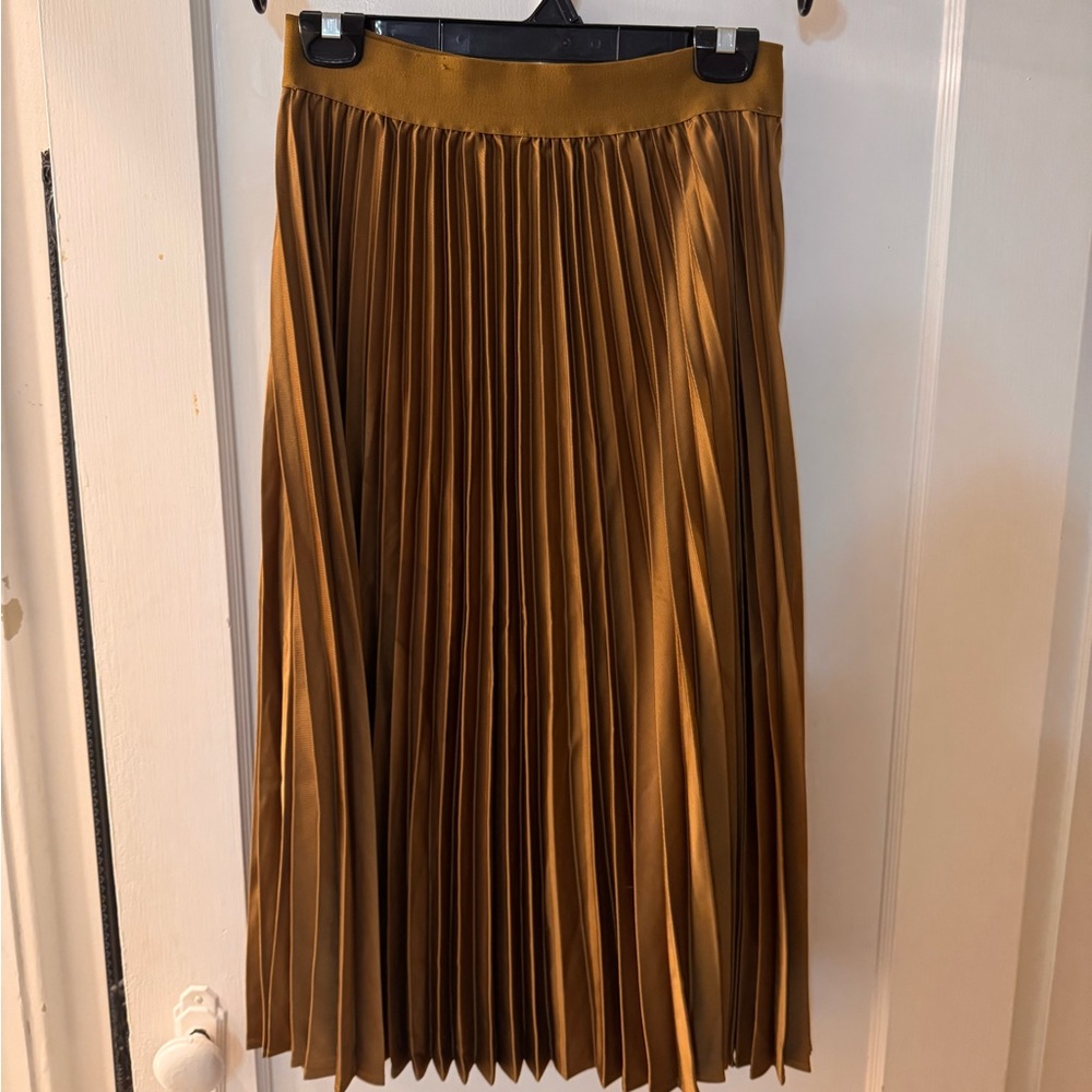 Minimum Gold A-Line Pleated Skirt
